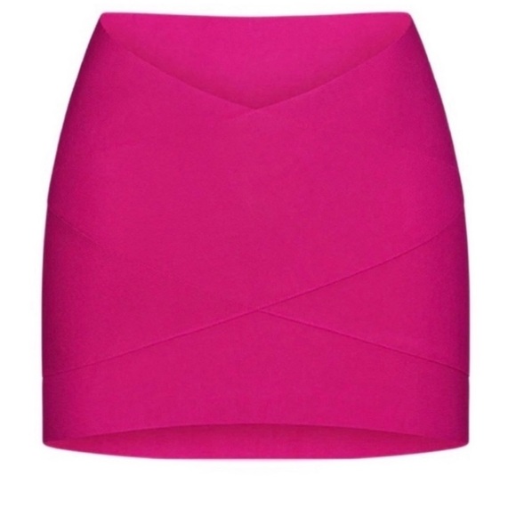 SKIMS Skims Knit Swim Mini Skirt cover up in
Lollipop NWT SIZE medium - Picture 4 of 5